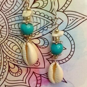 COWRIE SHELL EARRINGS, BLUE MAGNESITE, SILVERY, WHITE HOWLITE